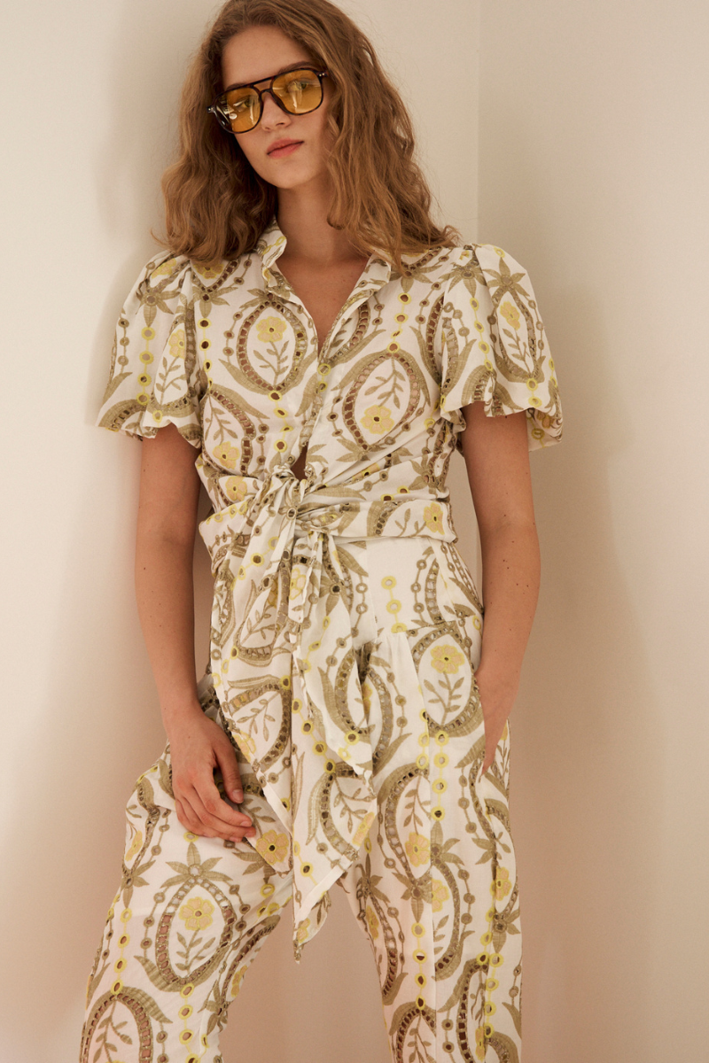 Total Look Pilar Bordados Caqui