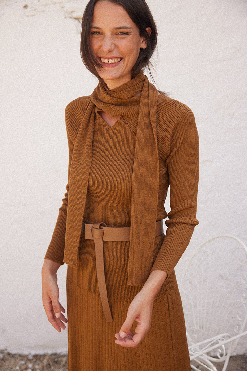 Camisola caramelo com cadarço