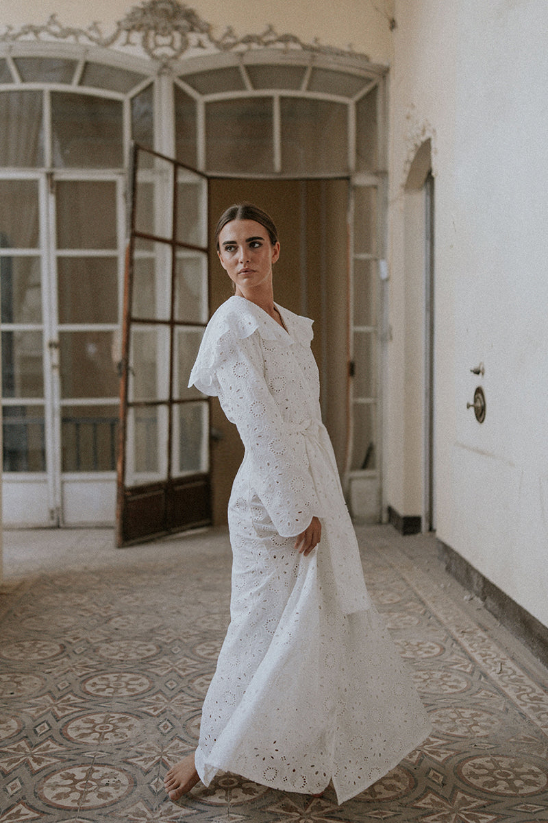 bata-de-novia-blanca-con-bordados-5