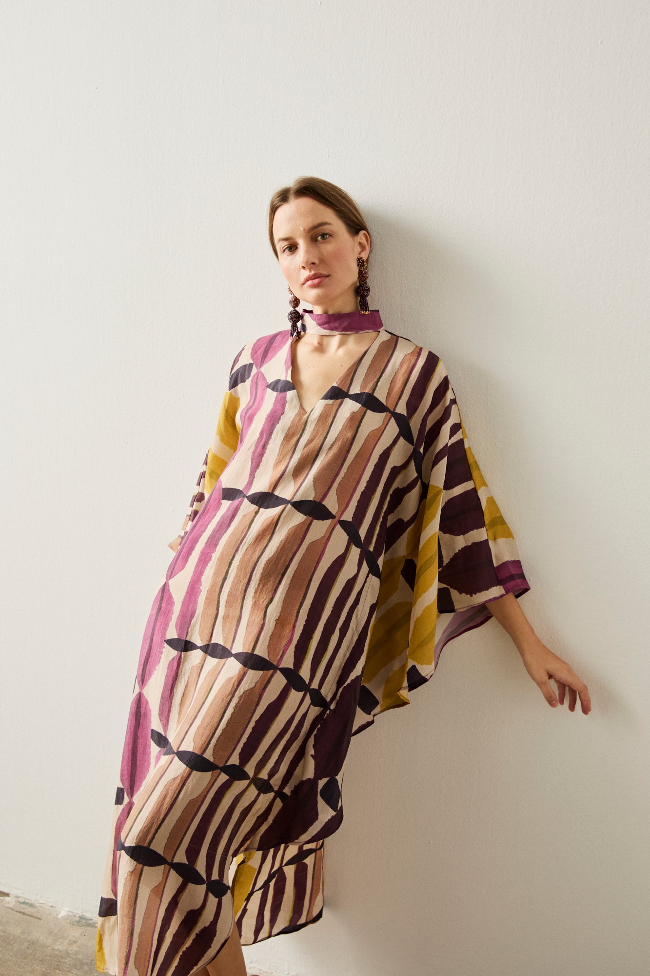 Vestido midi con cuello V