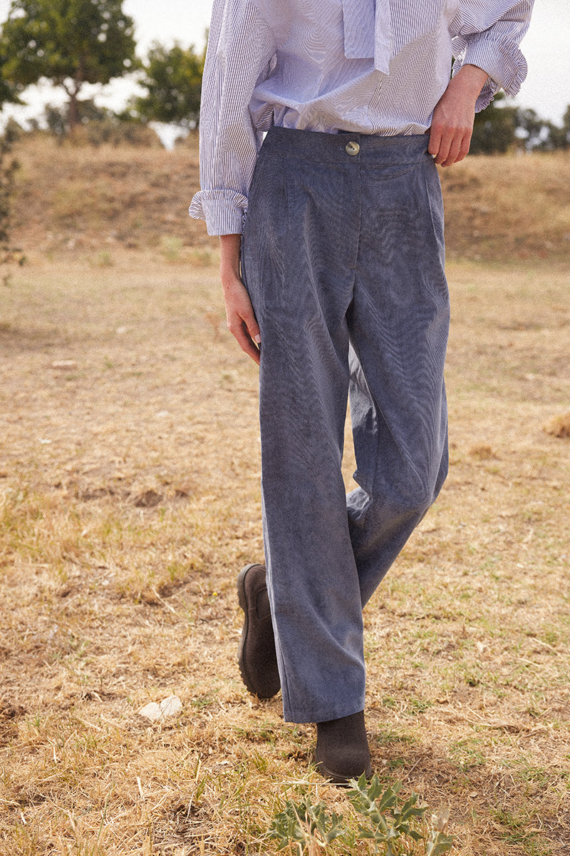 Calça Betto Veludo Cotelê Azul