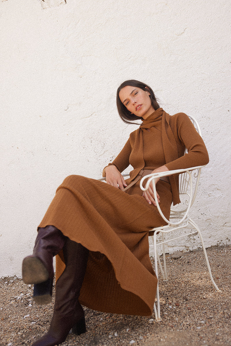 Camisola caramelo com cadarço