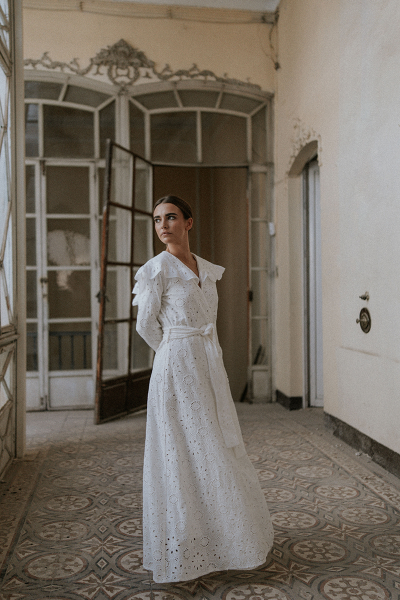 bata-de-novia-blanca-con-bordados-6